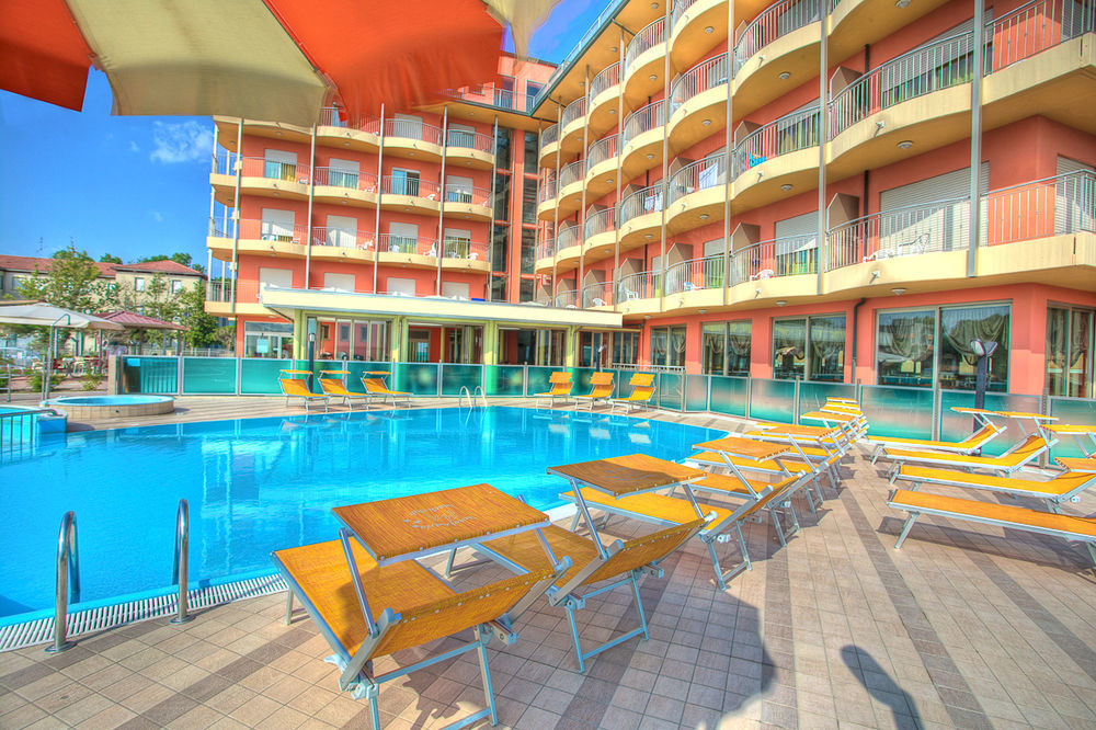 Hotel Adria Beach Club Cesenatico Esterno foto